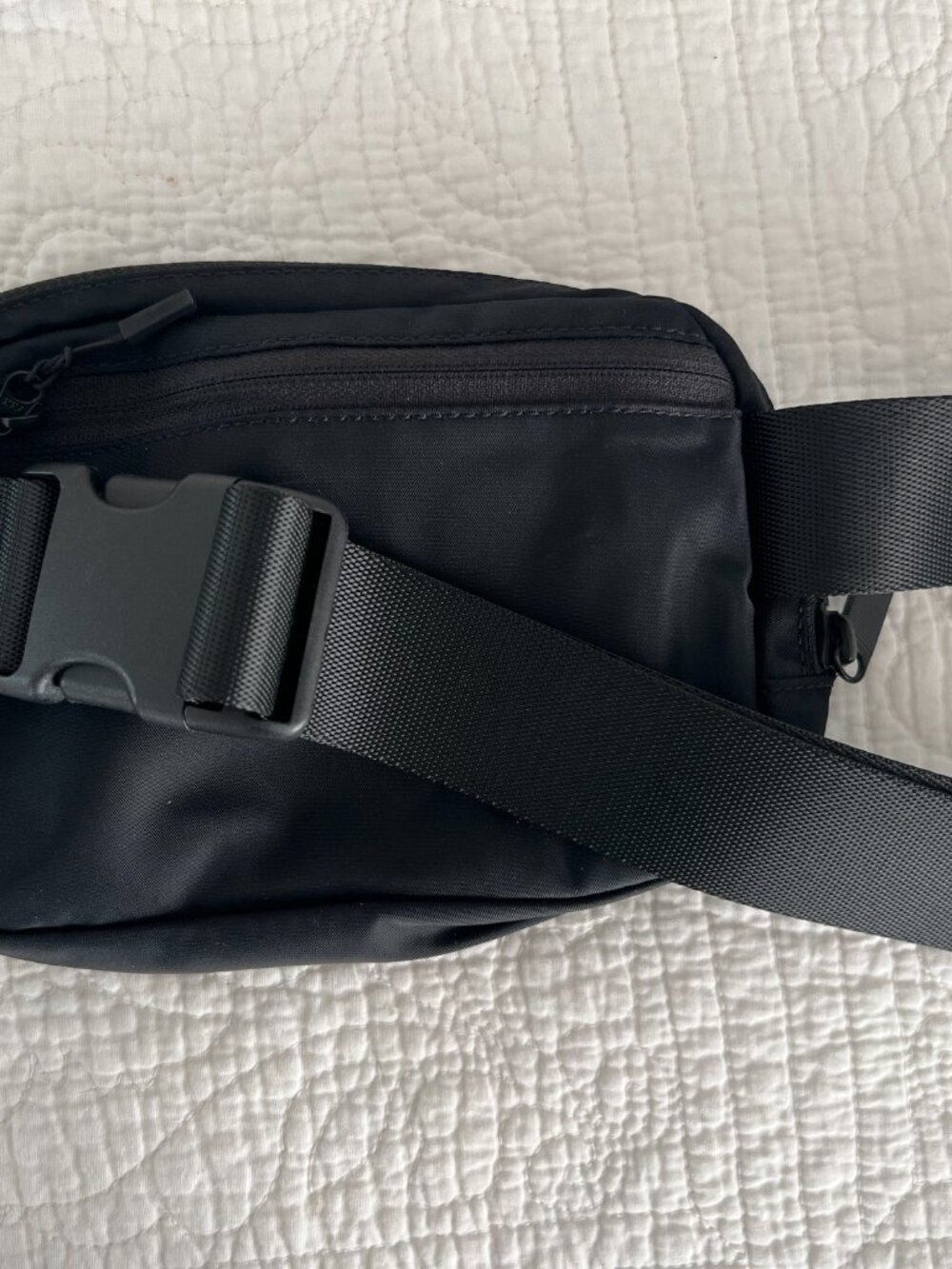 Lululemon Everywhere Belt Bag 1L - Picture 2 of 7